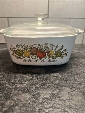 Vintage Corningware Le Persil La Sauge covered casserole dish. SPICE OF LIFE